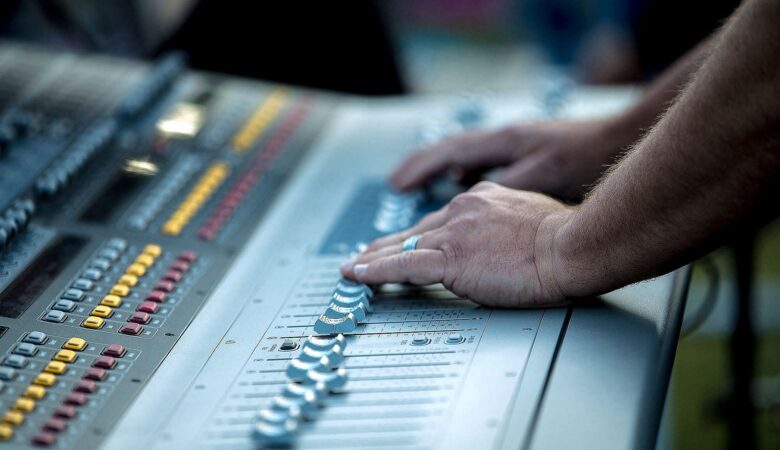 How Boost Your Chances of Getting Signed With Music Mastering!